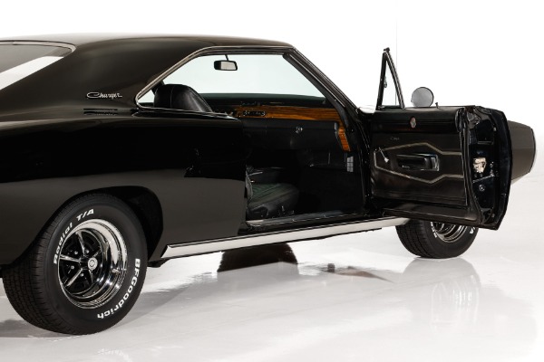 For Sale Used 1970 Dodge Charger Real Black R/T 440 6-Pack 4-Speed | American Dream Machines Des Moines IA 50309